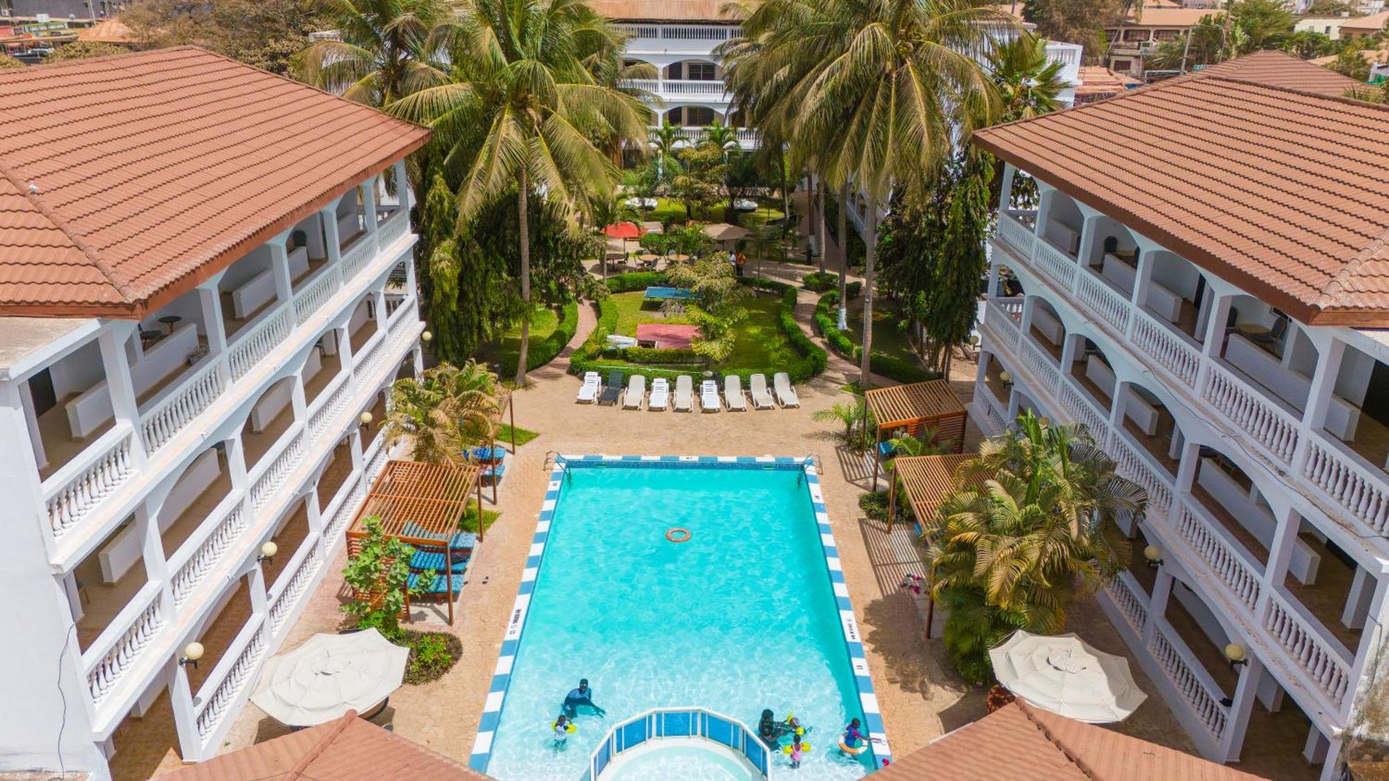 Sarges Hotel Serrekunda Exterior foto