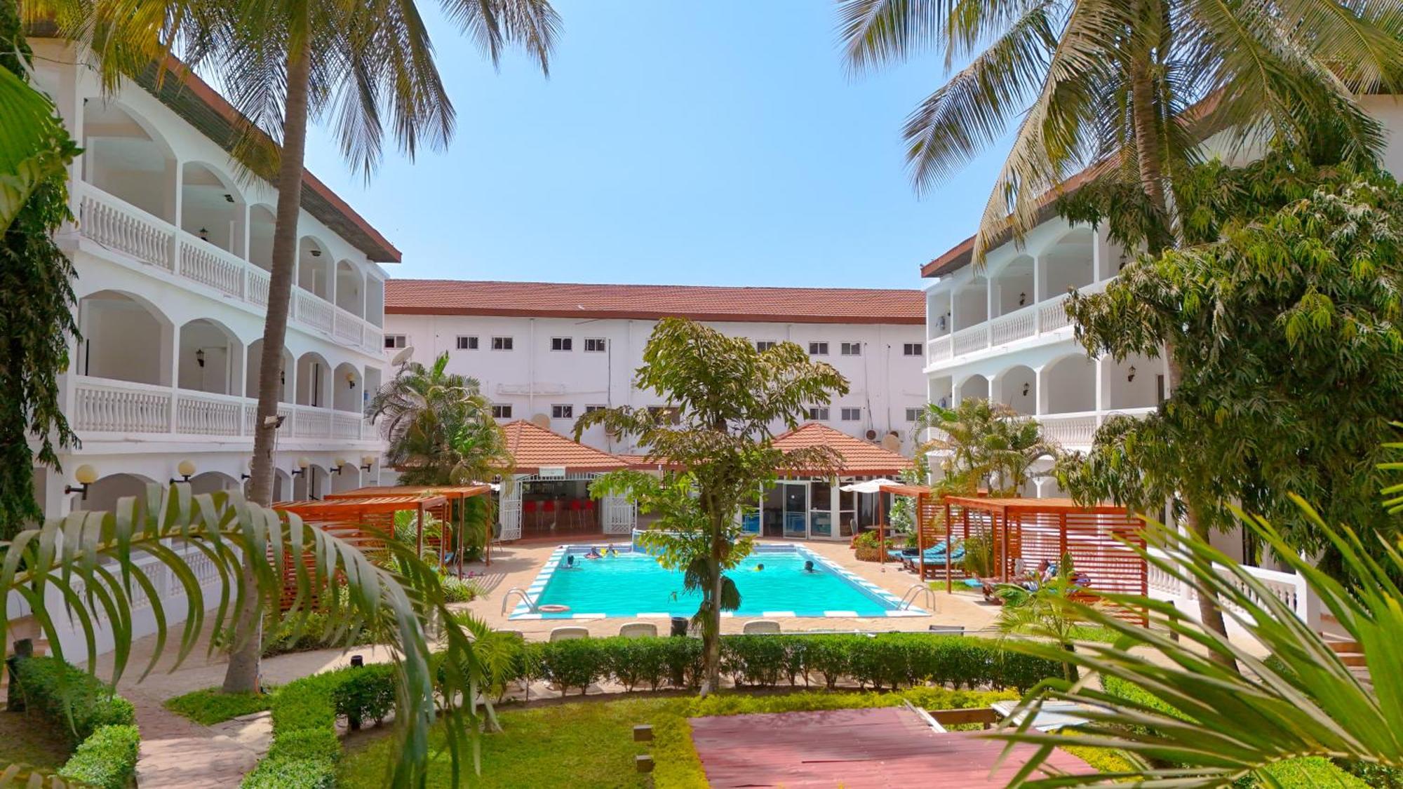 Sarges Hotel Serrekunda Exterior foto