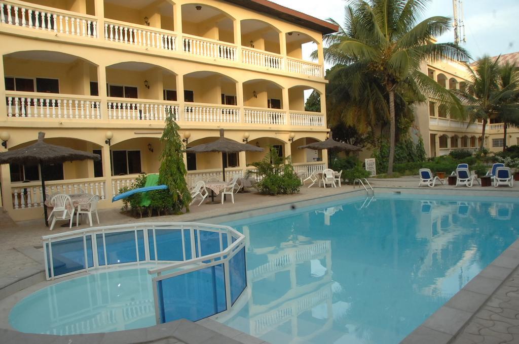 Sarges Hotel Serrekunda Exterior foto