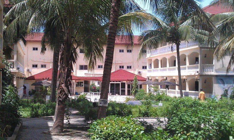 Sarges Hotel Serrekunda Exterior foto